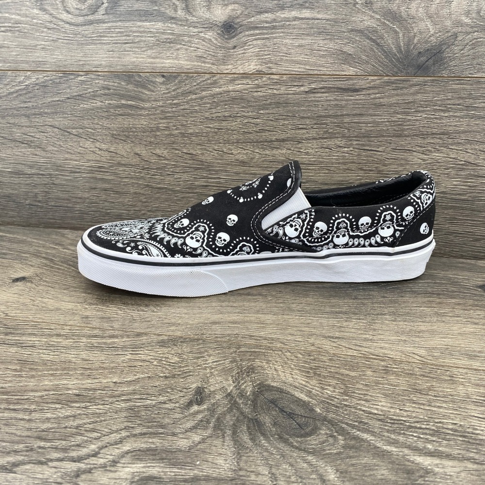 Vans Classic Slip-On Shoes Mens 8.5 Womens 10 Black Bandana Paisley Skull Print - Picture 8 of 9